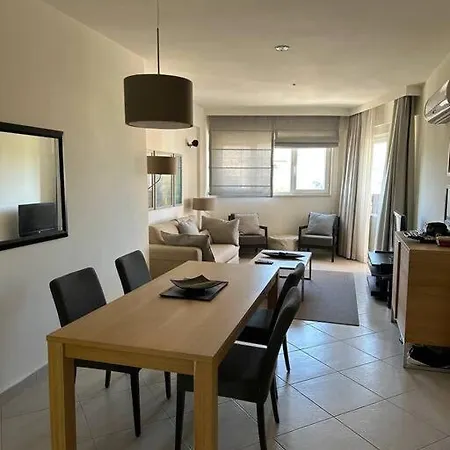 2 Bedroom Golf Apartamento